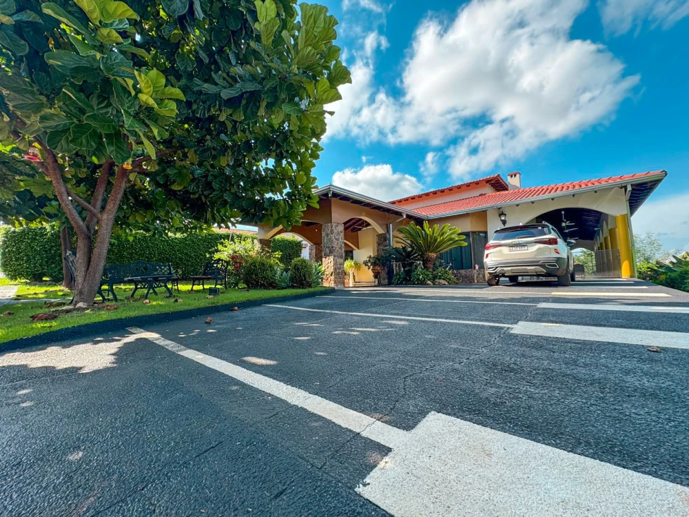 ALQUILER - Residencia Amoblada en el Parana Country Club