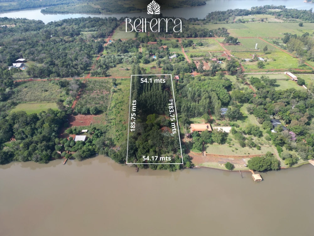 VENDO HERMOSA GRANJA DE 1 HECTÁREA SOBRE EL RÍO ACARAY – HERNANDARIAS